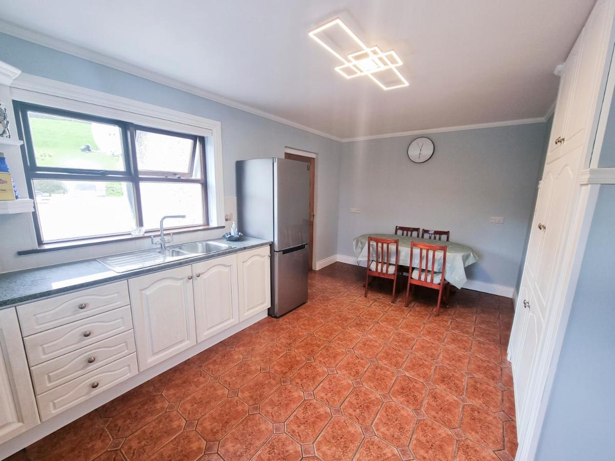 3 Bed Renovated Cottage Carramore Lake, Belmullet Ballina  Exterior foto
